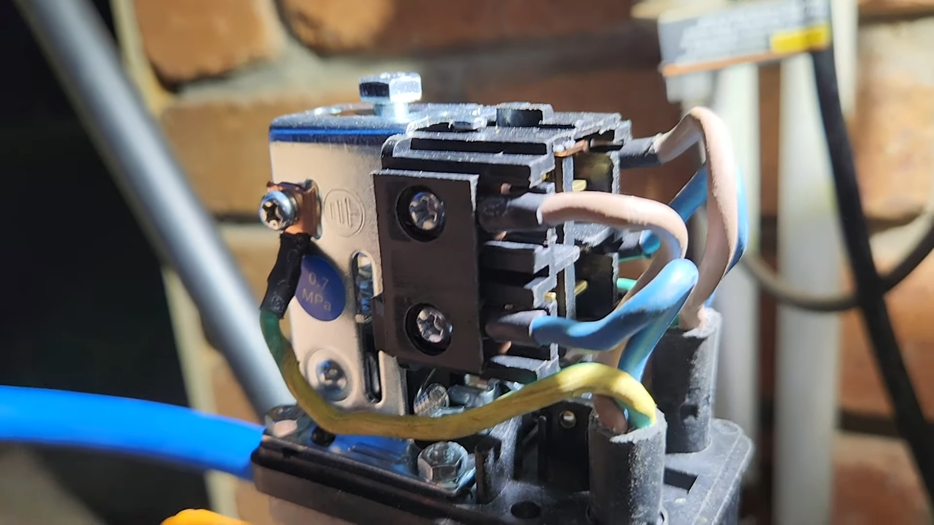 Comment fonctionne un PRESSOSTAT de compresseur d'air économique ! 
